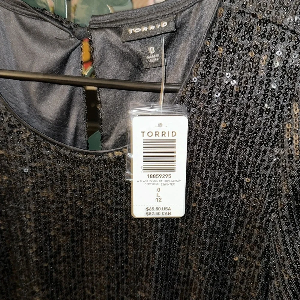 NWT New Torrid Black Sequin Ruched Sleeve Top Size 12 Large 0 - Picture 6 of 9